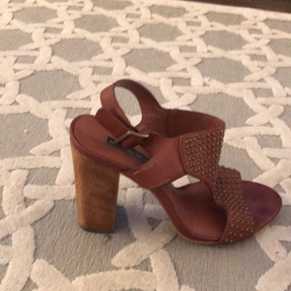 Size 7.5 Tan studded STEVEN Sandal. Like New - Picture 2 of 3